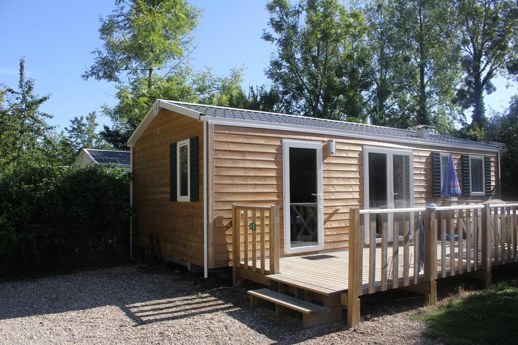 Camping Le Val De Trie Béhen Екстериор снимка